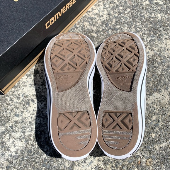 Converse - Picture 3 of 7